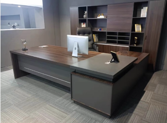 Smooth Executive Desk From Man - огляд і ціна Office Furniture Manufacturers